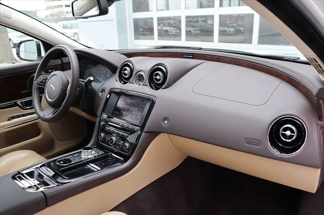 2014 Jaguar XJ Standard