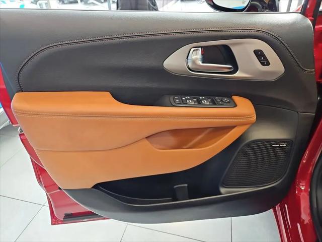 2026 Chrysler Pacifica Pinnacle AWD