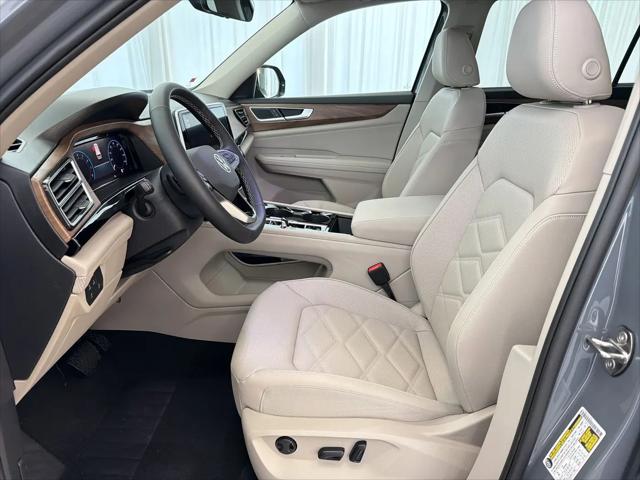 2026 Volkswagen Atlas SE with Technology