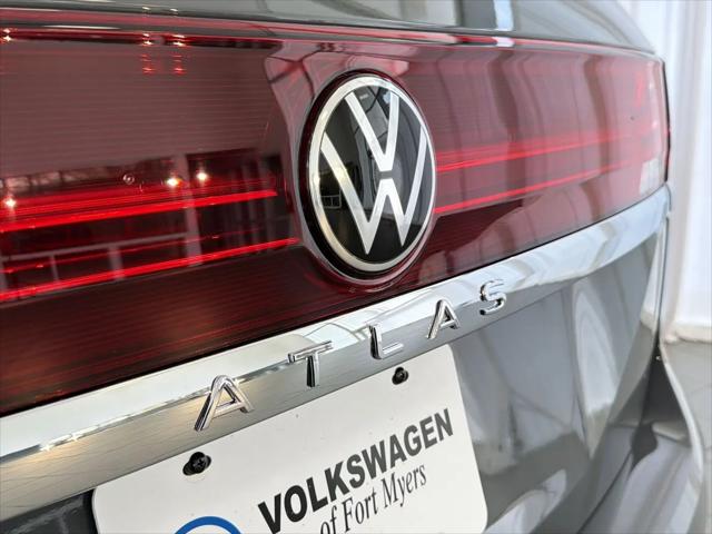 2026 Volkswagen Atlas SE with Technology