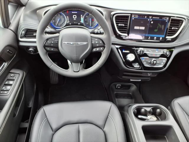 2026 Chrysler Pacifica Select AWD