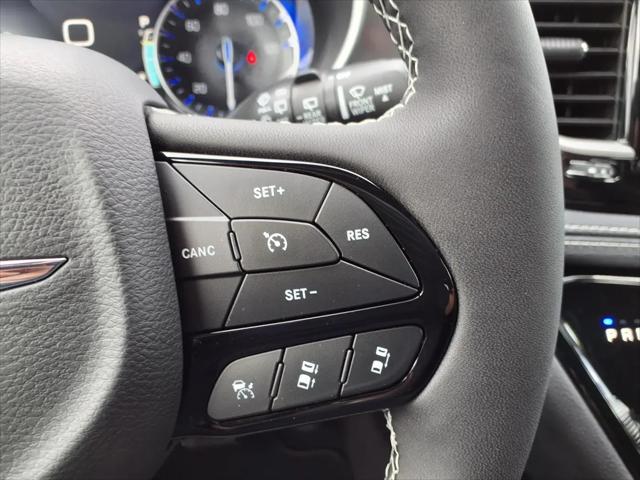 2026 Chrysler Pacifica Select AWD