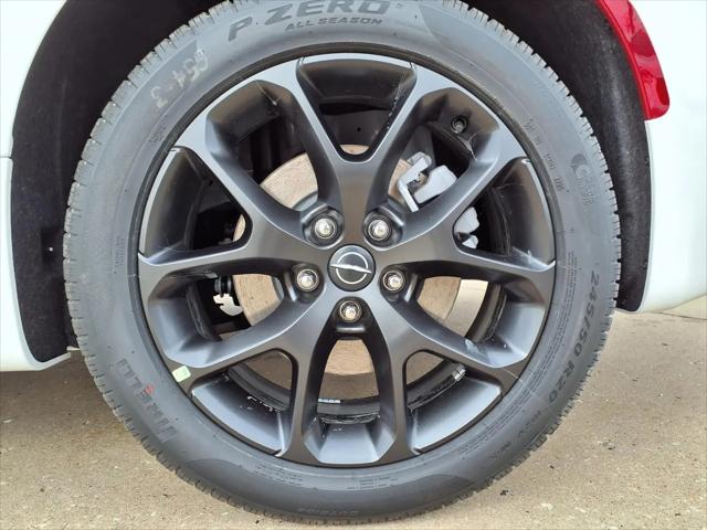 2026 Chrysler Pacifica Select AWD