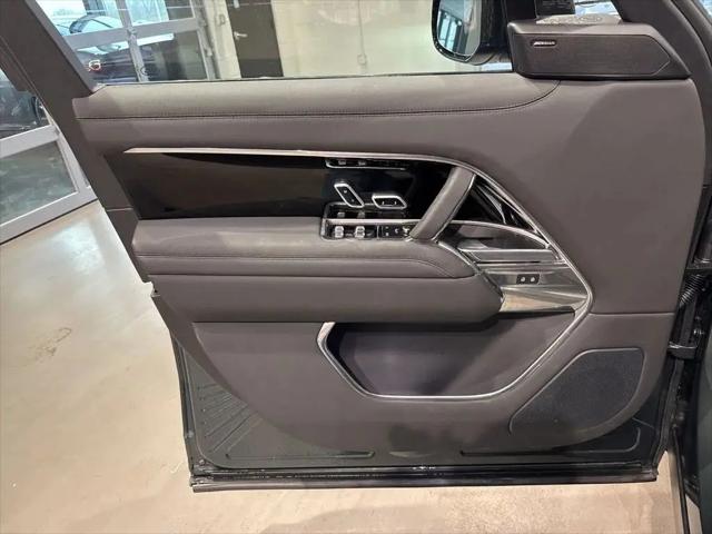 2023 Land Rover Range Rover P440e SE