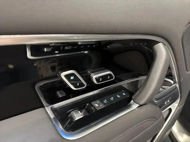 2023 Land Rover Range Rover P440e SE