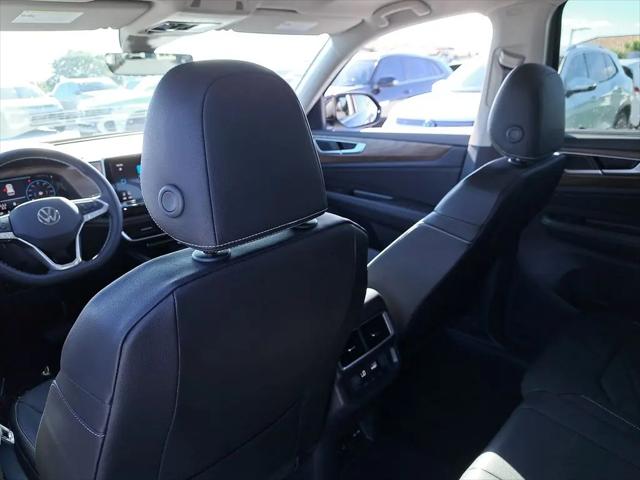2026 Volkswagen Atlas SE with Technology