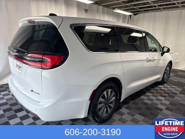 2023 Chrysler Pacifica Hybrid Touring L