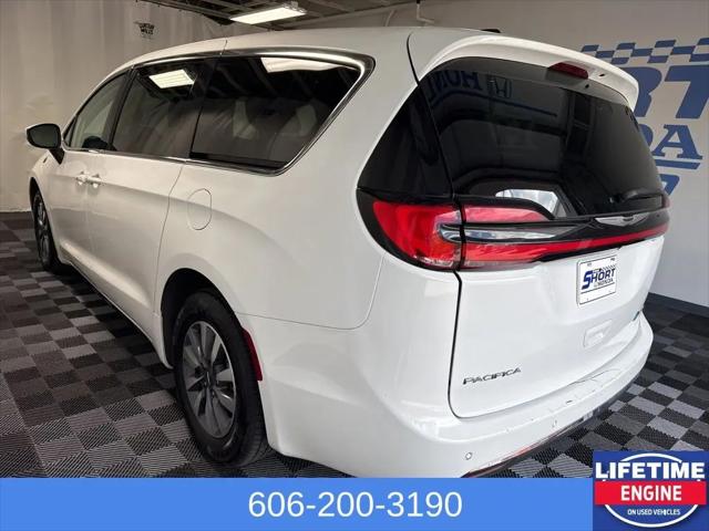 2023 Chrysler Pacifica Hybrid Touring L