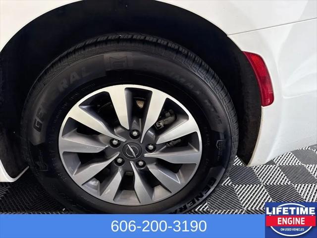 2023 Chrysler Pacifica Hybrid Touring L