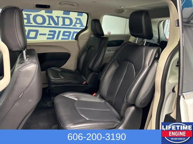 2023 Chrysler Pacifica Hybrid Touring L
