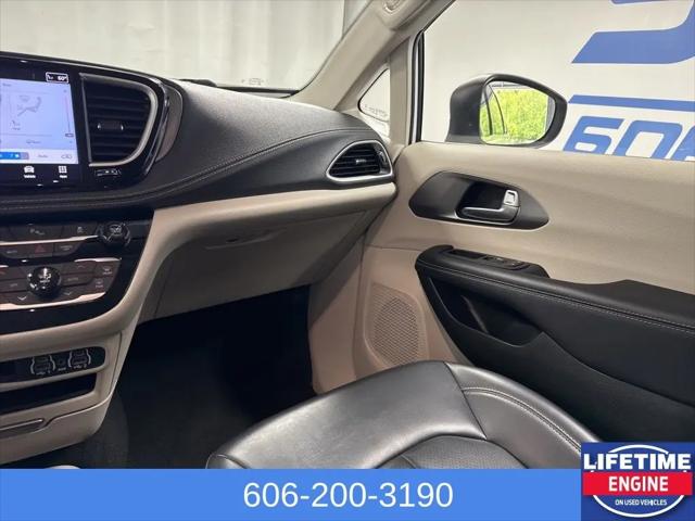 2023 Chrysler Pacifica Hybrid Touring L