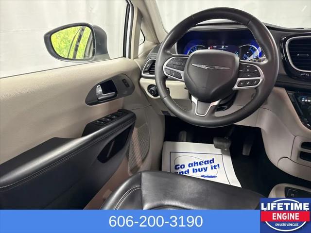 2023 Chrysler Pacifica Hybrid Touring L