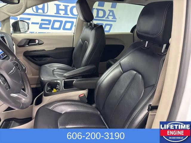 2023 Chrysler Pacifica Hybrid Touring L