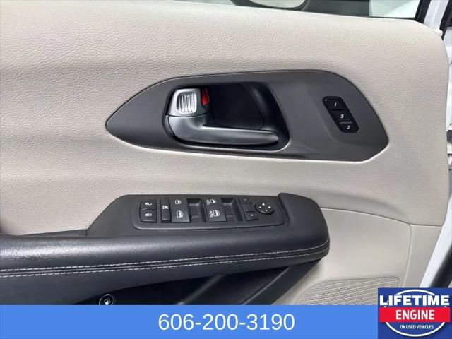 2023 Chrysler Pacifica Hybrid Touring L