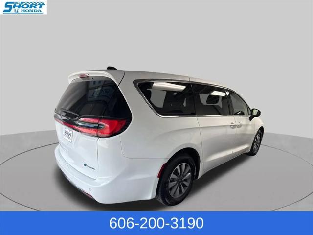 2023 Chrysler Pacifica Hybrid Touring L