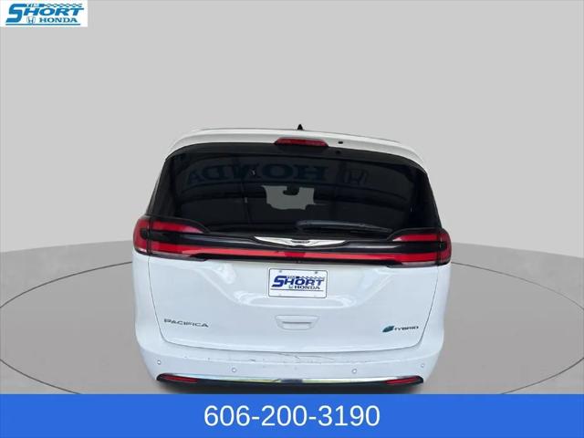 2023 Chrysler Pacifica Hybrid Touring L