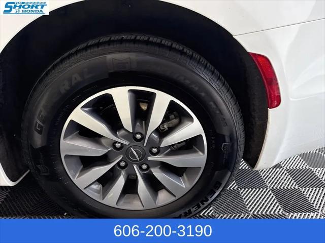 2023 Chrysler Pacifica Hybrid Touring L