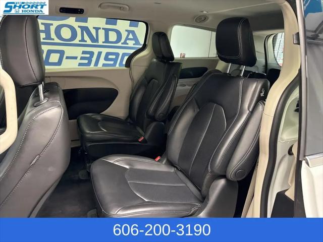 2023 Chrysler Pacifica Hybrid Touring L