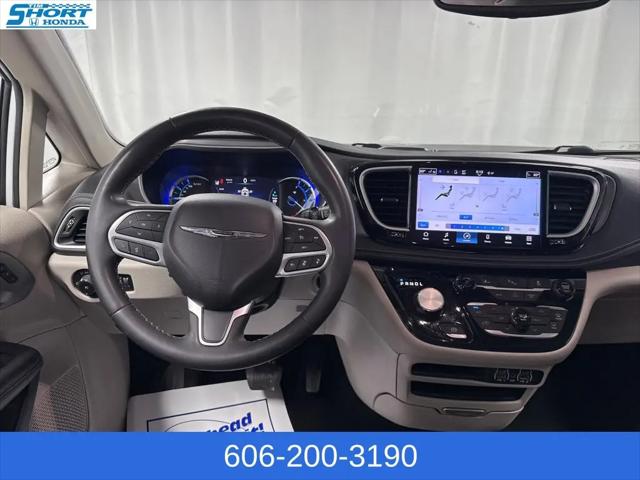 2023 Chrysler Pacifica Hybrid Touring L