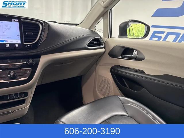 2023 Chrysler Pacifica Hybrid Touring L