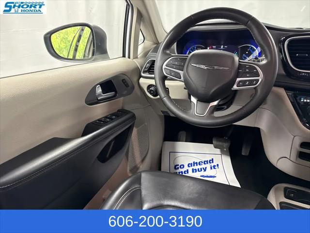 2023 Chrysler Pacifica Hybrid Touring L