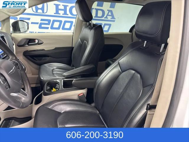 2023 Chrysler Pacifica Hybrid Touring L