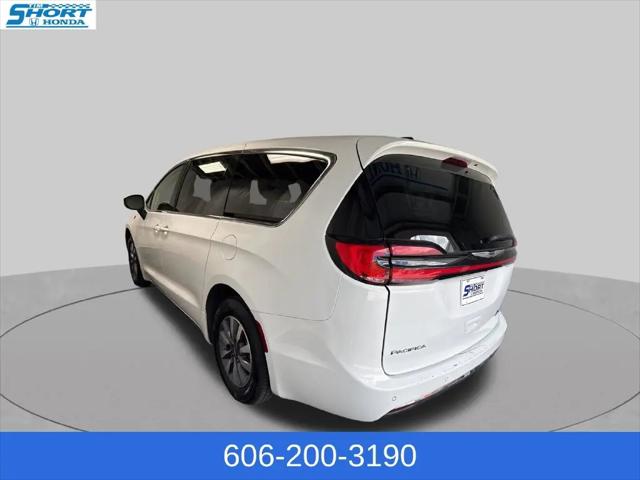 2023 Chrysler Pacifica Hybrid Touring L