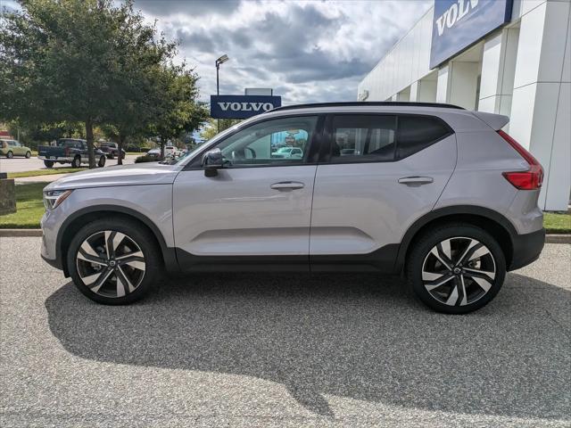 2026 Volvo XC40 Plus, B5 AWD Gas mild hybrid, Dark