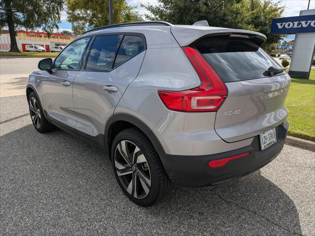 2026 Volvo XC40 Plus, B5 AWD Gas mild hybrid, Dark