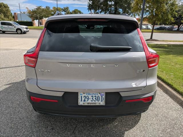2026 Volvo XC40 Plus, B5 AWD Gas mild hybrid, Dark