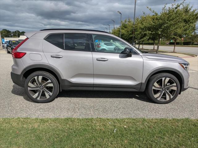 2026 Volvo XC40 Plus, B5 AWD Gas mild hybrid, Dark