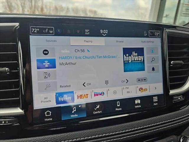 2026 Chrysler Pacifica Select