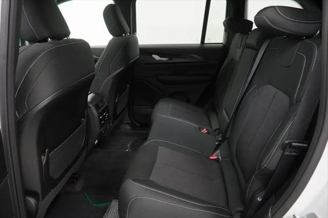 2026 Jeep Grand Cherokee Altitude 4x4