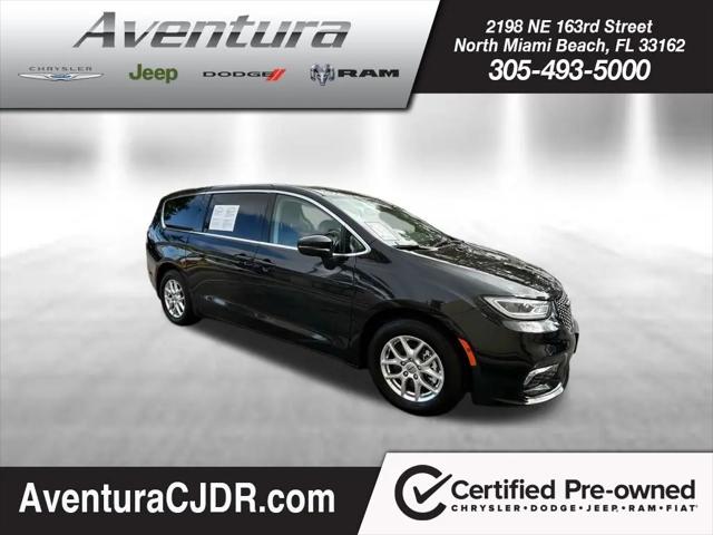 2023 Chrysler Pacifica Touring L for sale in North Miami Beach, FL