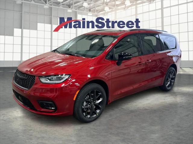 2026 Chrysler Pacifica Select AWD for sale in Lansing, KS