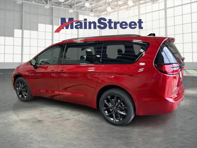 2026 Chrysler Pacifica Select AWD