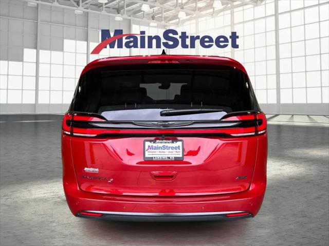 2026 Chrysler Pacifica Select AWD