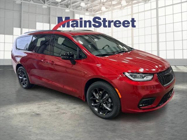 2026 Chrysler Pacifica Select AWD