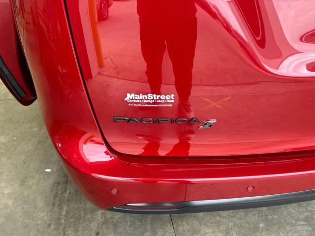 2026 Chrysler Pacifica Select AWD