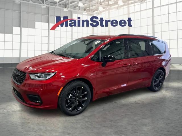 2026 Chrysler Pacifica Select for sale in Lansing, KS