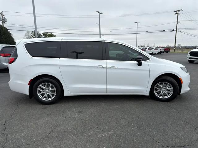 2026 Chrysler Voyager LX