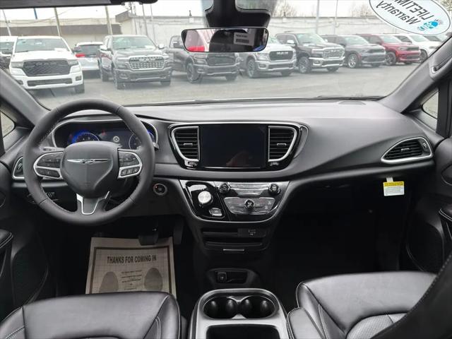 2026 Chrysler Voyager LX