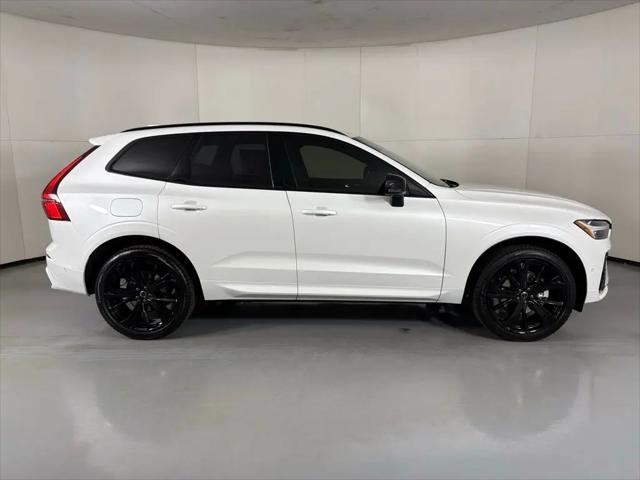 2026 Volvo XC60 B5 Ultra Black Edition