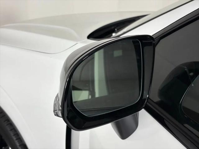 2026 Volvo XC60 B5 Ultra Black Edition