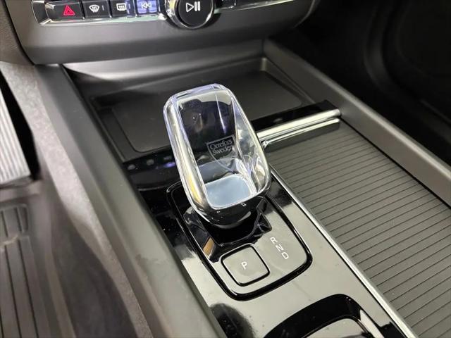 2026 Volvo XC60 B5 Ultra Black Edition