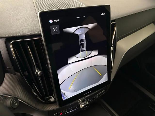 2026 Volvo XC60 B5 Ultra Black Edition