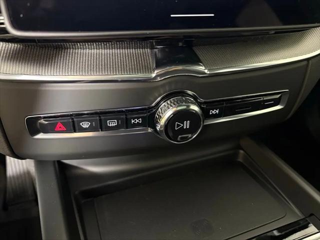 2026 Volvo XC60 B5 Ultra Black Edition
