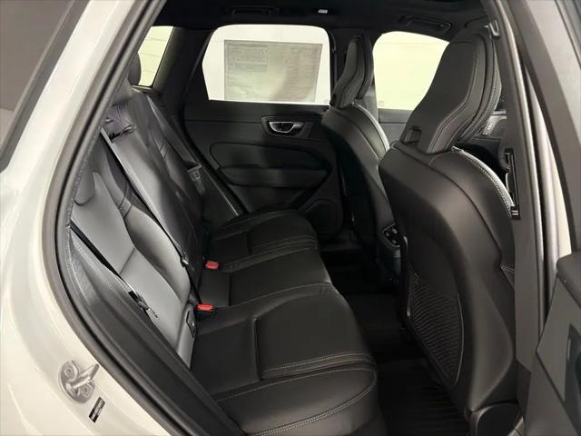 2026 Volvo XC60 B5 Ultra Black Edition
