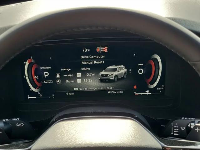 2026 Nissan Pathfinder SL