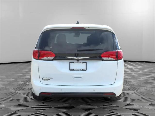 2026 Chrysler Voyager LX